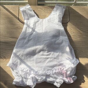 The Beaufort Bonnet Company White Seersucker Kids Set